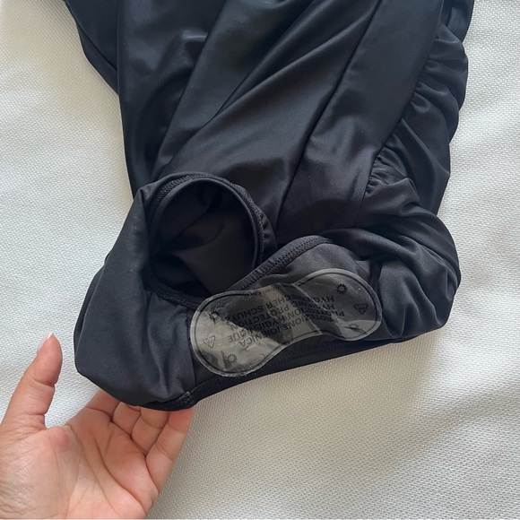 Smismivo Tummy Control Halter One Piece
Slimming Retro Swimsuit Ruched Size S - Picture 6 of 10